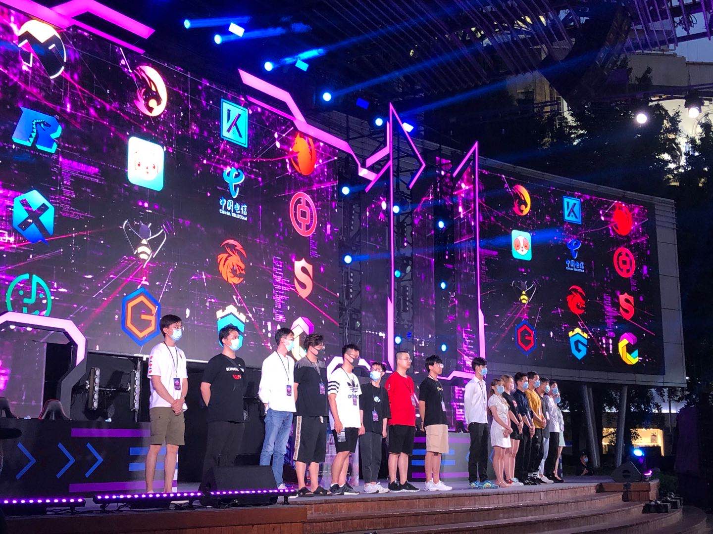 的正面碰撞 的正面碰撞